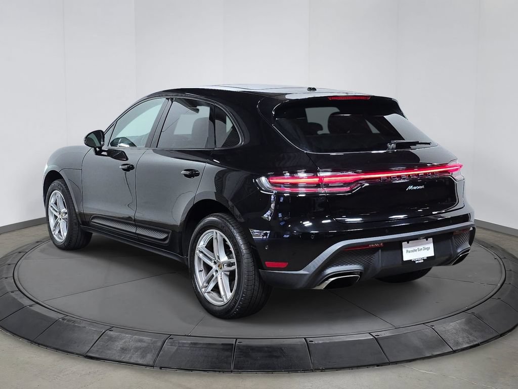 Certified 2023 Porsche Macan AWD/4WD image 3