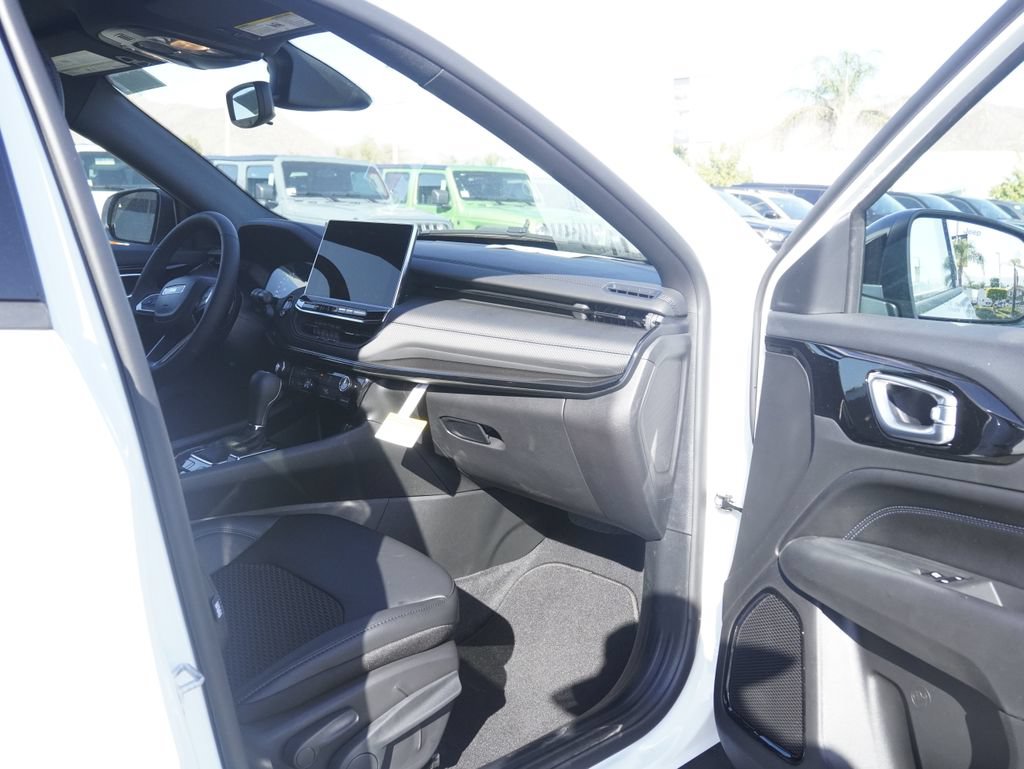 New 2026 Jeep Compass Latitude AWD/4WD image 25