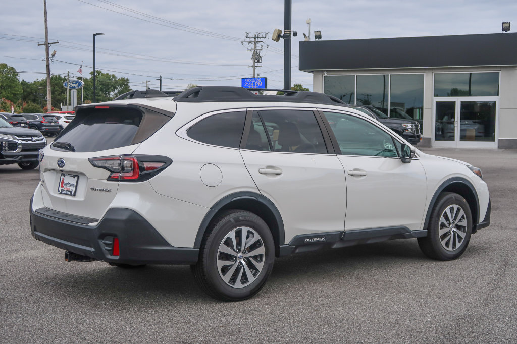 Used 2022 Subaru Outback Premium AWD/4WD image 9