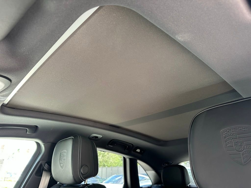 Certified 2025 Porsche Macan S image 30