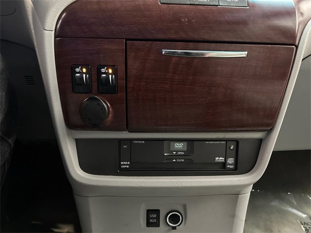 Used 2014 Toyota Sienna XLE image 21