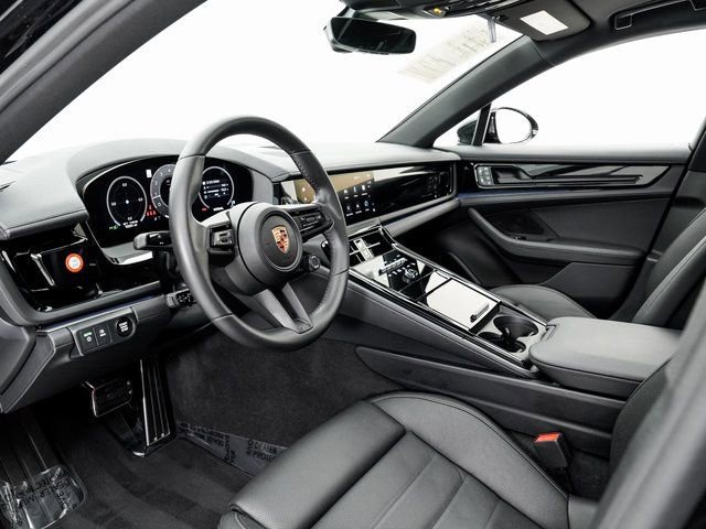 Certified 2025 Porsche Panamera 4 image 4