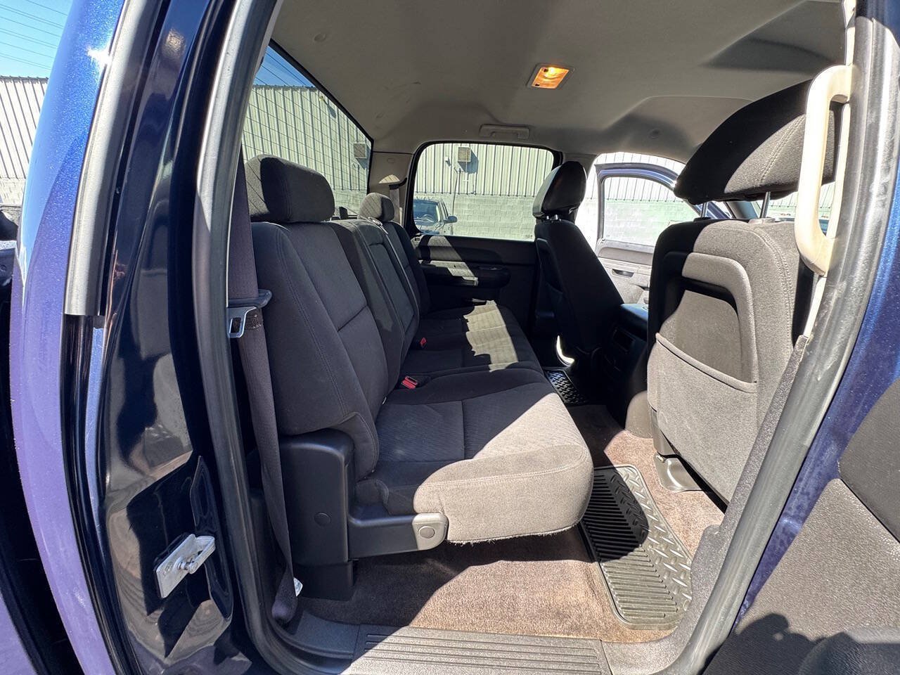 Used 2010 Chevrolet Silverado 2500 LT w/ Interior Plus Package AWD/4WD image 34