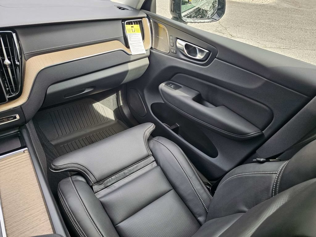 New 2027 Volvo XC60 B5 Ultra AWD/4WD image 17