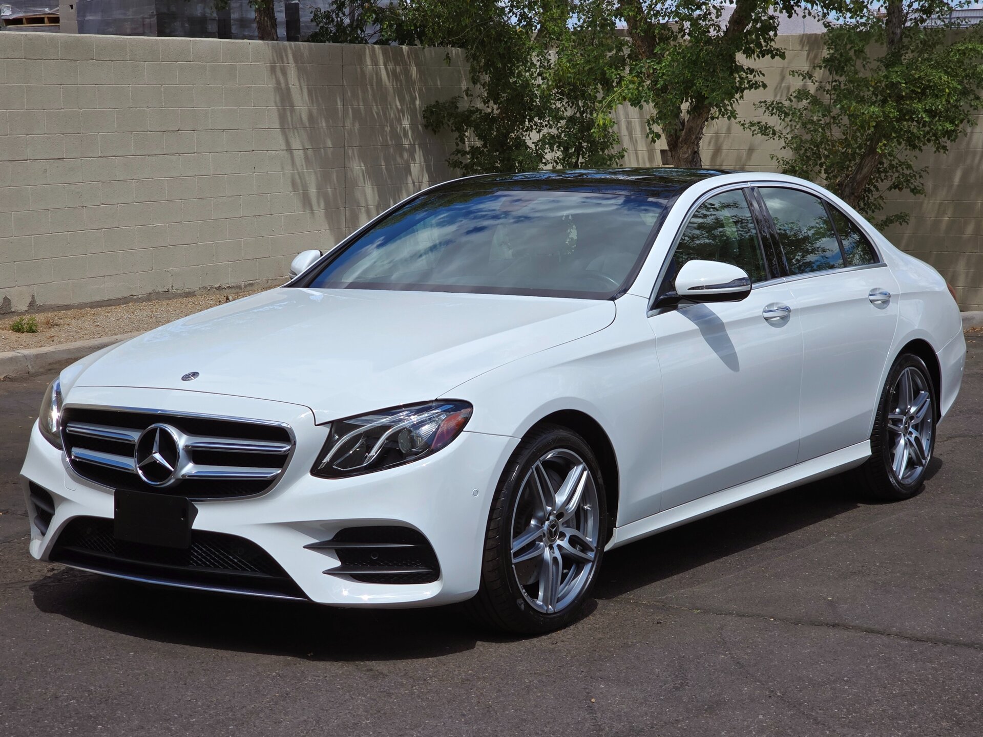 Used 2018 Mercedes-Benz E 400 4MATIC Sedan w/ Premium 1 Package image 5