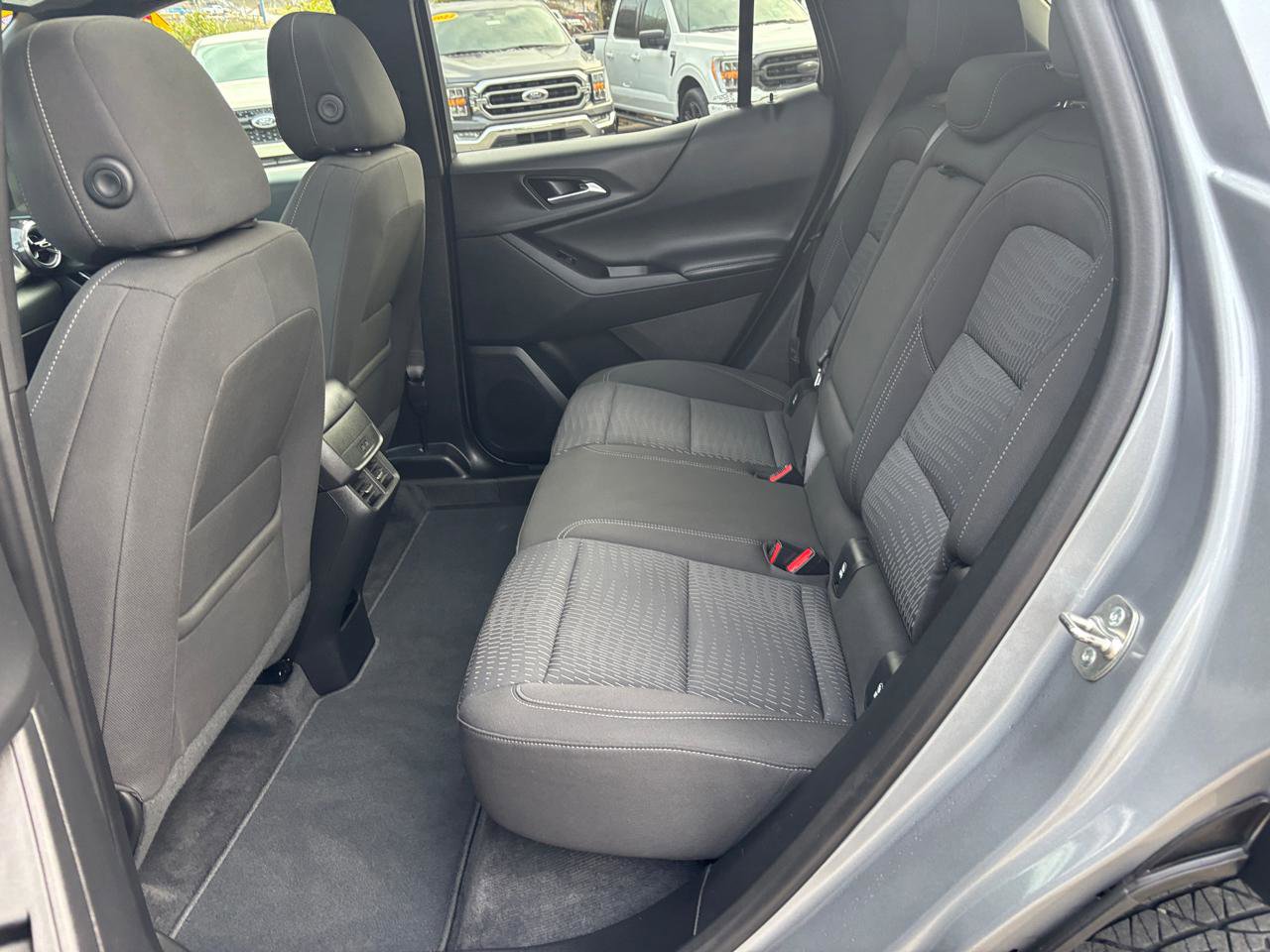 Used 2025 Chevrolet Equinox LT w/ Safety and Technology Package FWD image 10