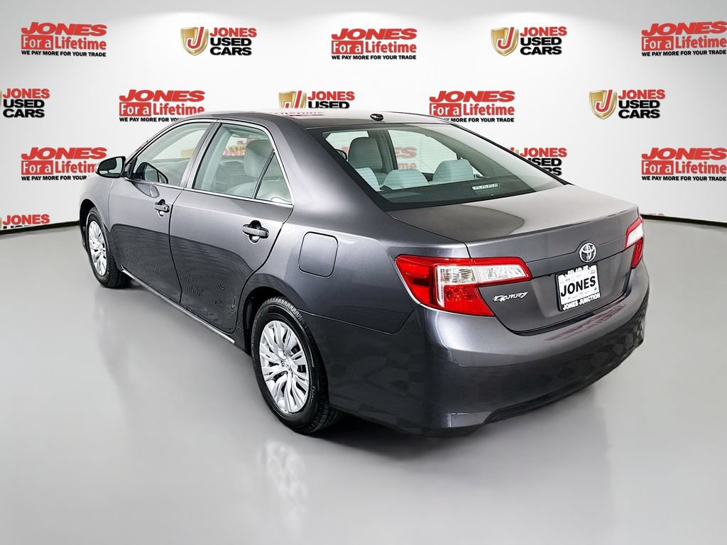 Used 2014 Toyota Camry LE FWD image 2
