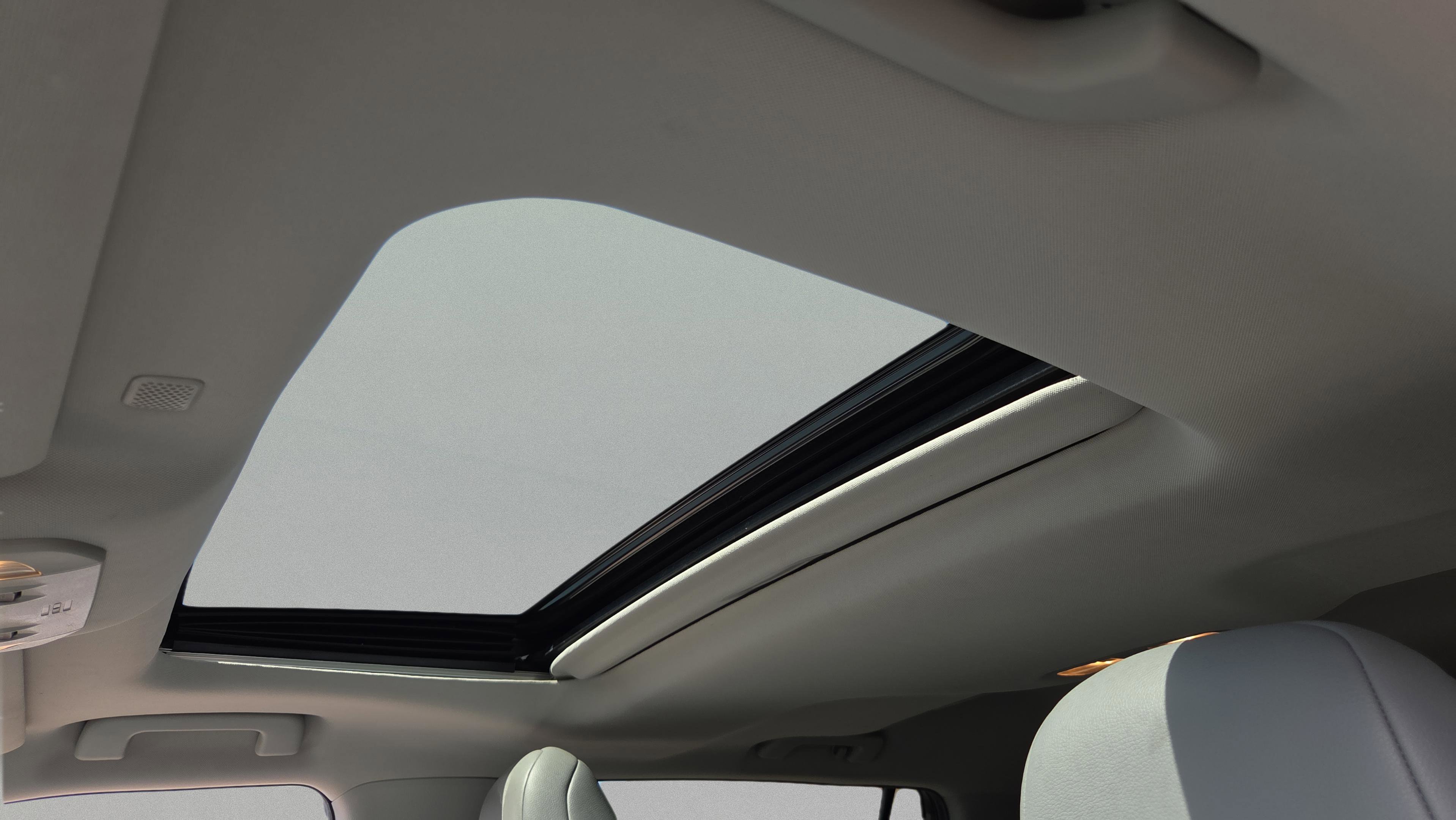 Used 2020 Toyota Highlander XLE image 10