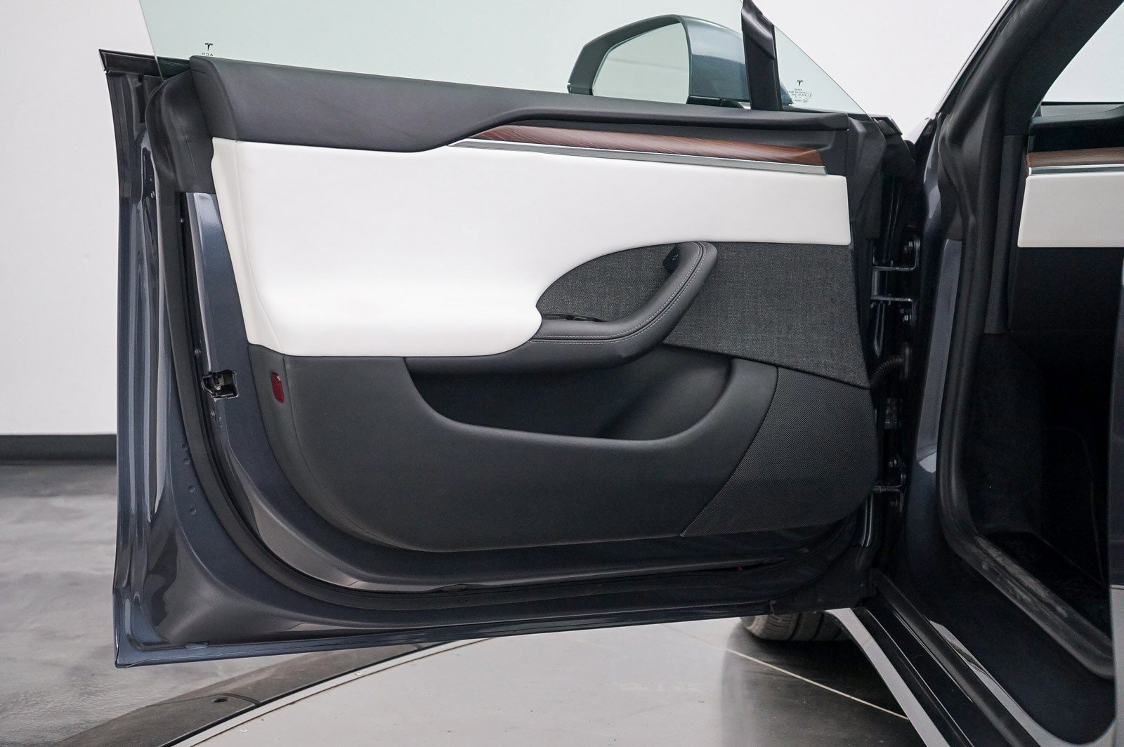 Used 2022 Tesla Model S Standard Range image 20