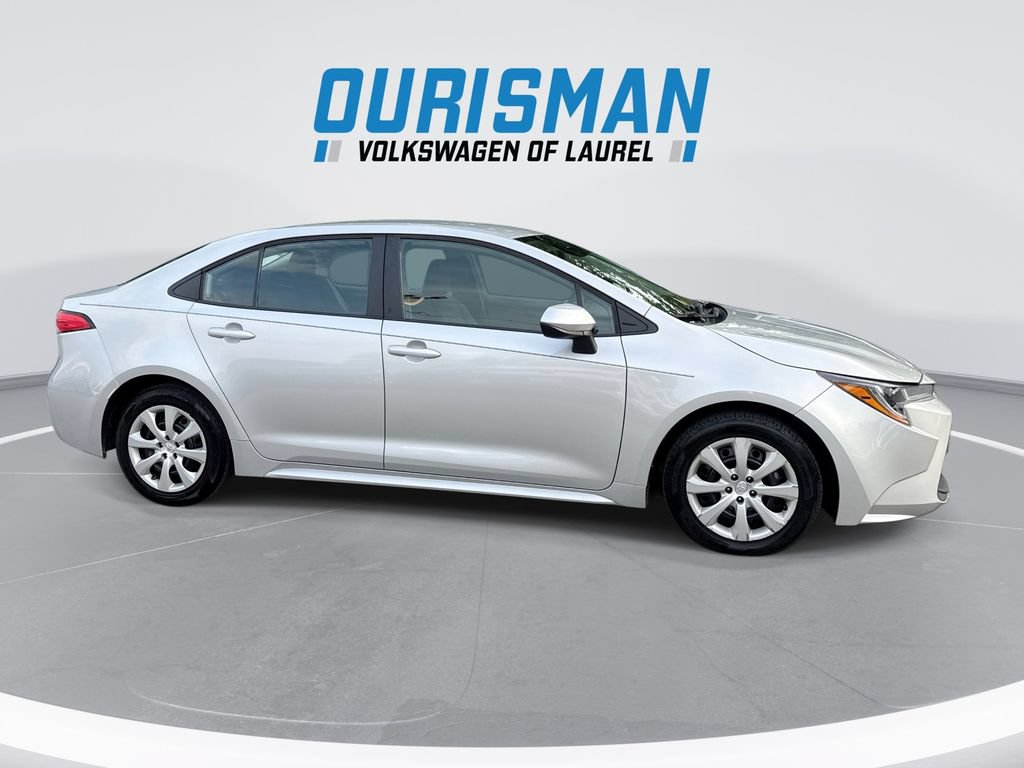 Used 2024 Toyota Corolla LE FWD image 9