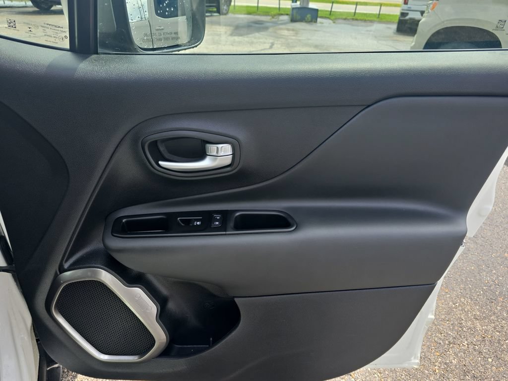 Used 2020 Jeep Renegade Limited w/ UConnect 8.4 Nav Group AWD/4WD image 19