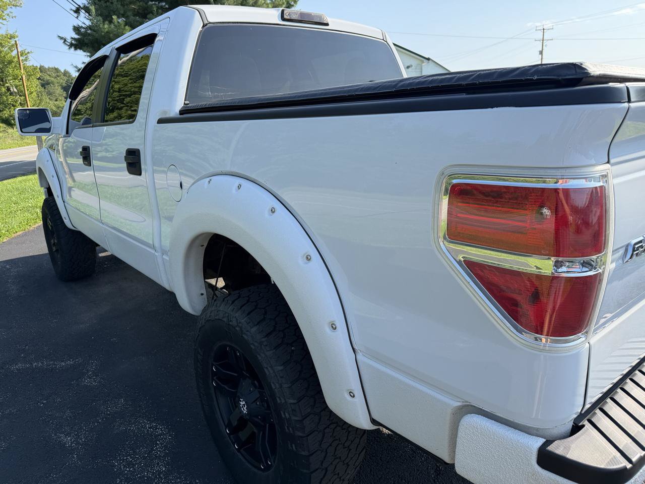 Used 2014 Ford F150 XLT AWD/4WD image 14