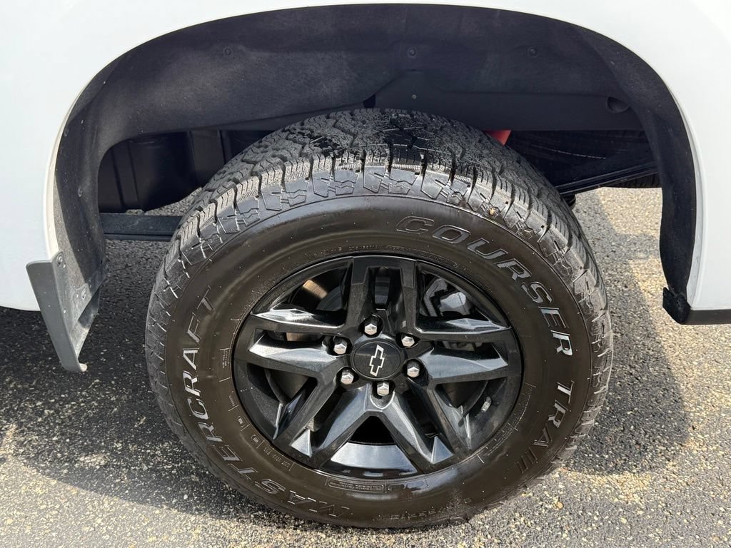 Used 2024 Chevrolet Silverado 1500 Custom Trail Boss w/ LPO, Dark Essentials Package AWD/4WD image 6