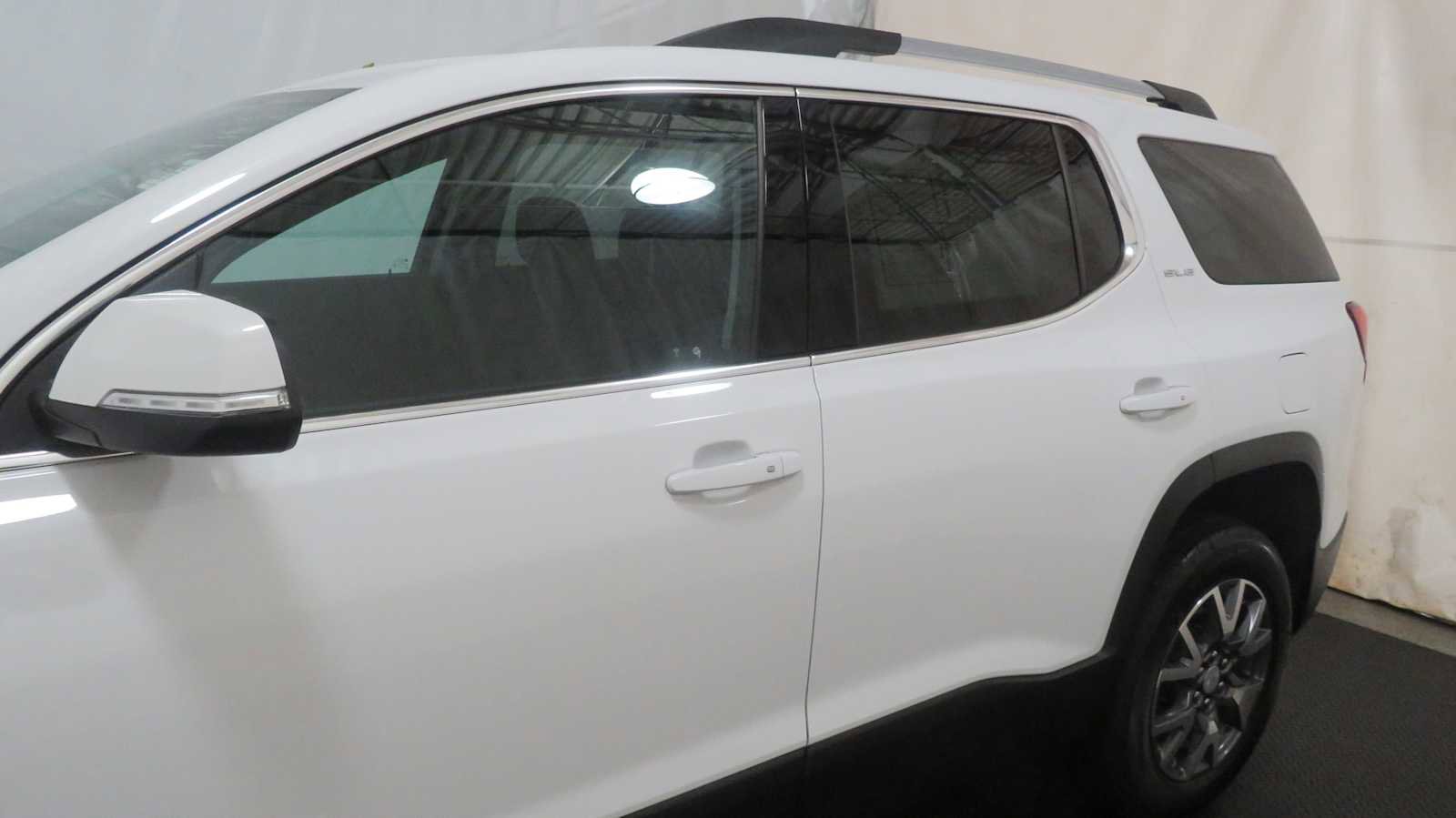 Used 2023 GMC Acadia SLE w/ Driver Convenience Package image 7