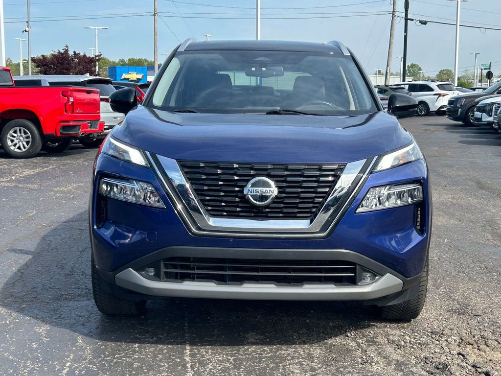 Used 2021 Nissan Rogue SL image 2