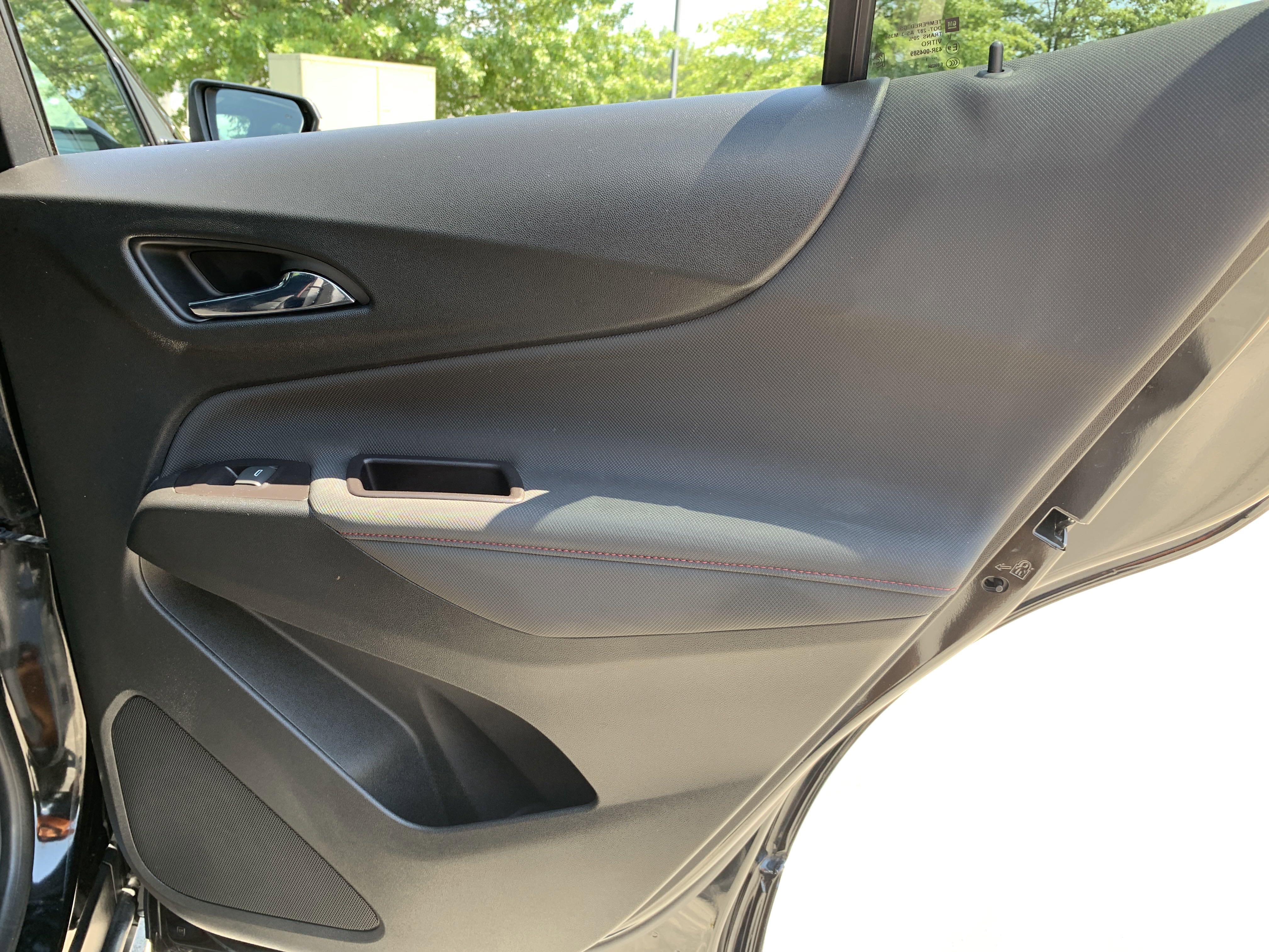 Used 2022 Chevrolet Equinox RS w/ RS Leather Package FWD image 36