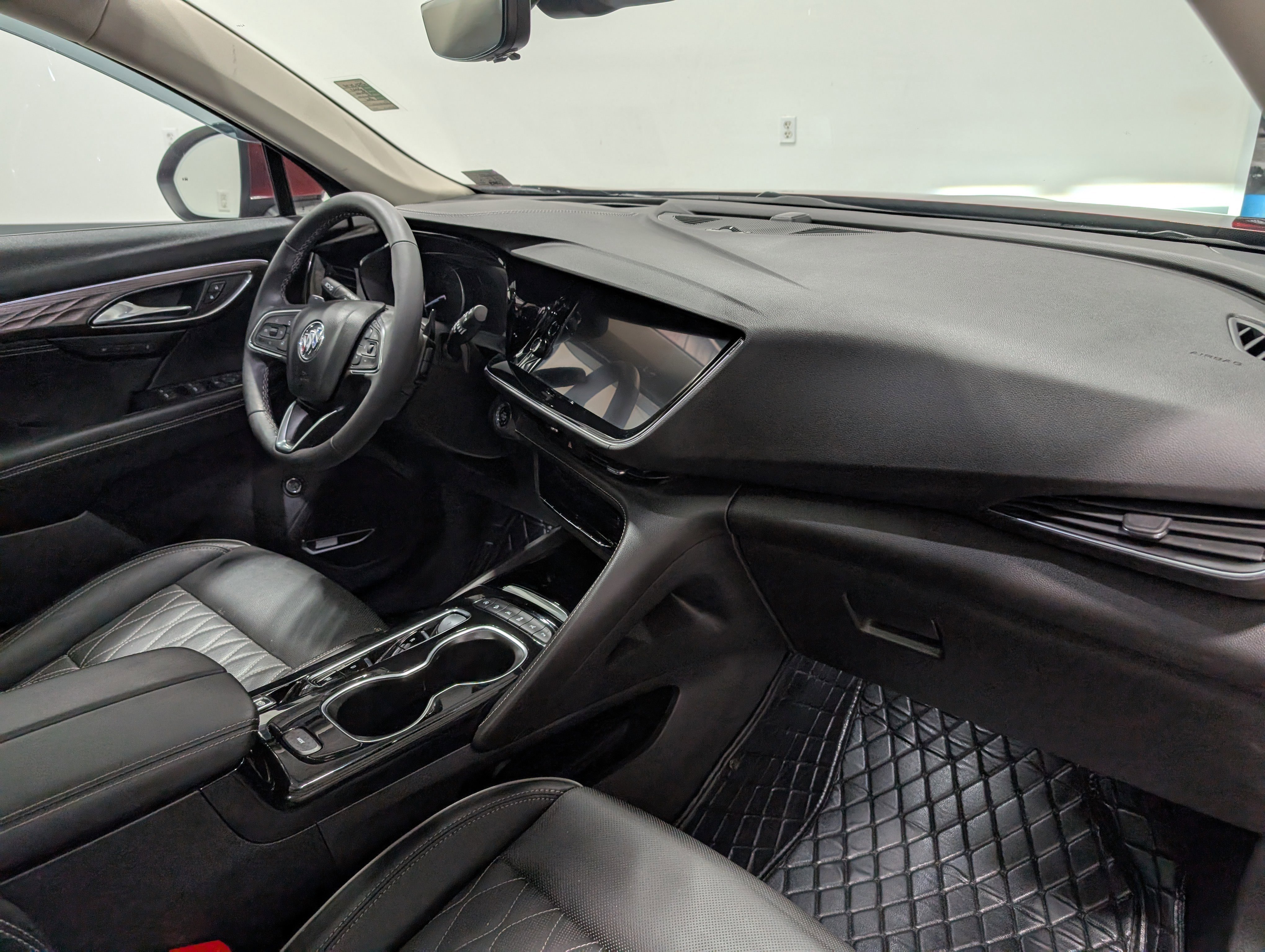 Used 2023 Buick Envision Avenir image 19