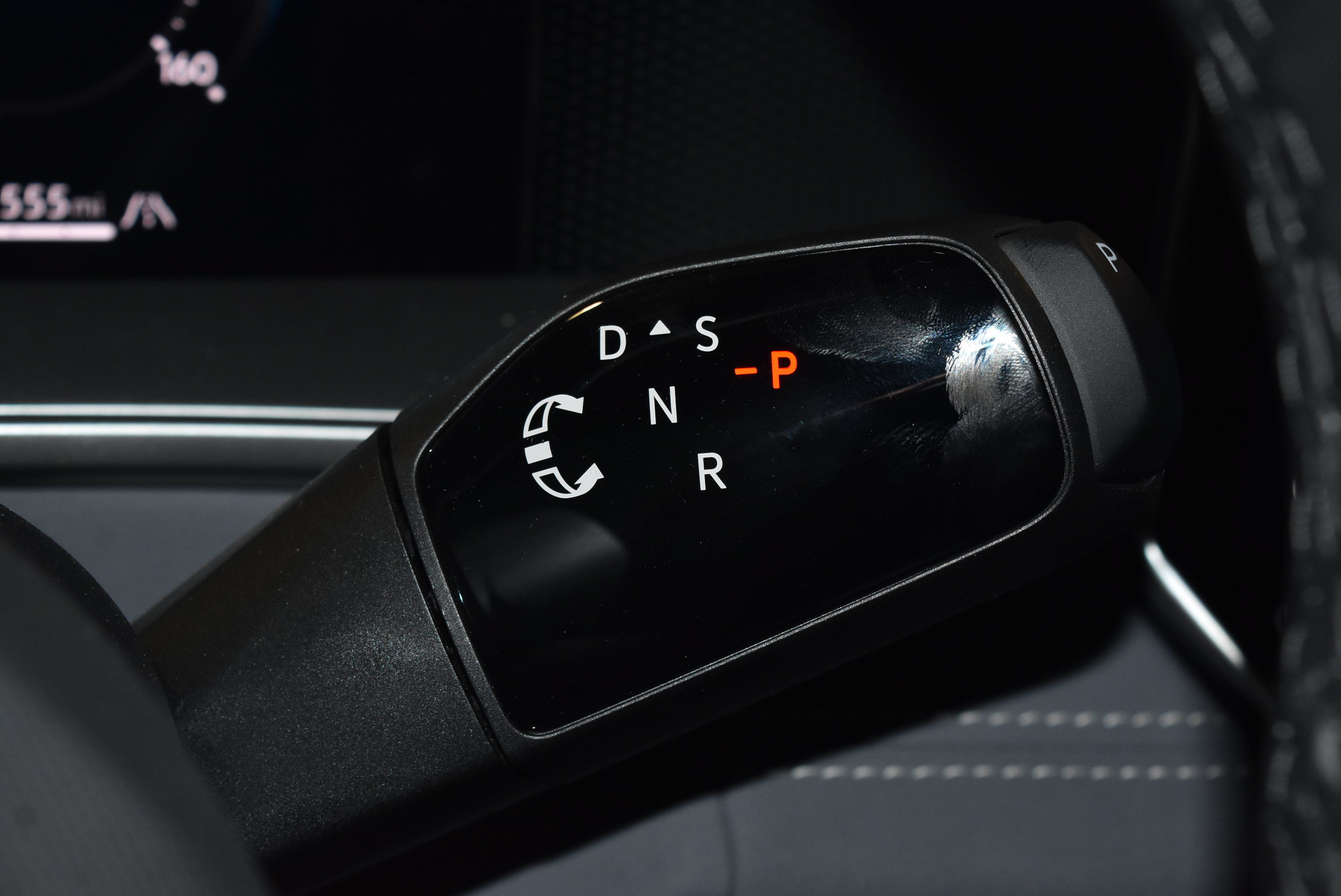 New 2026 Volkswagen Tiguan SE R-Line AWD/4WD image 14