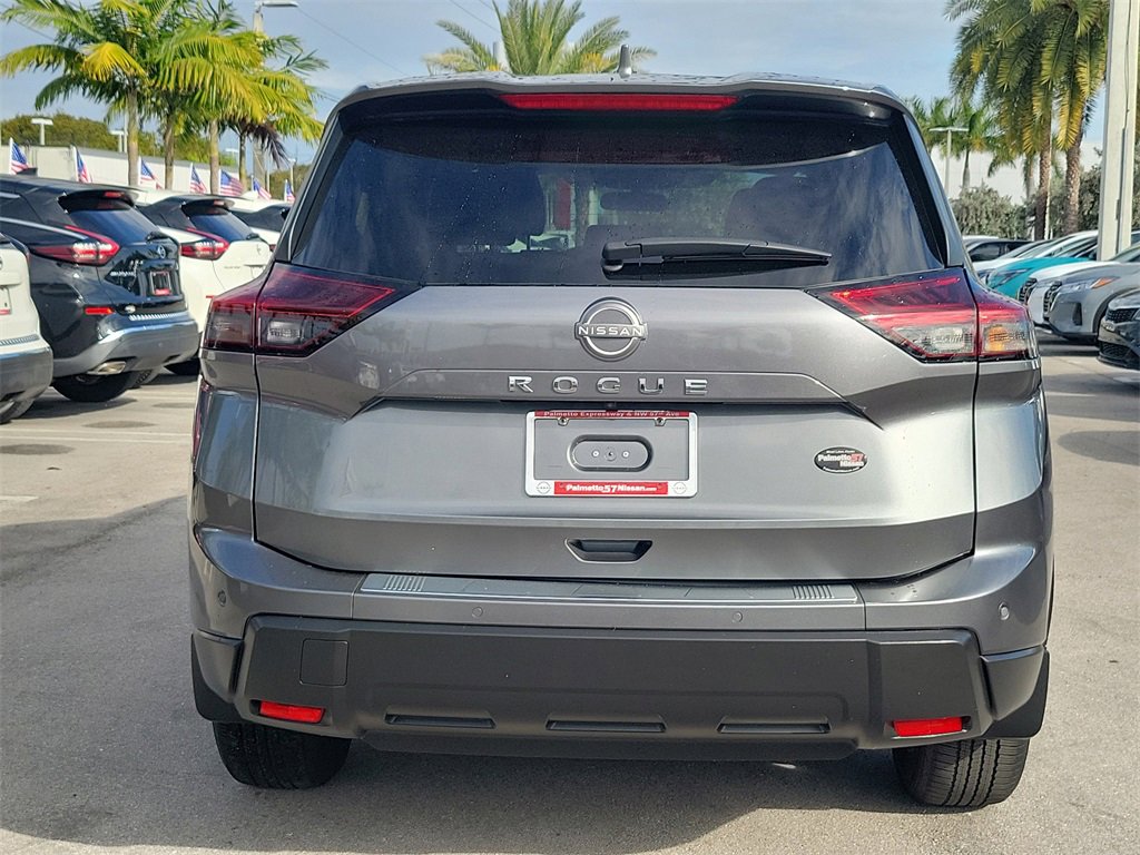 Certified 2025 Nissan Rogue SV image 5