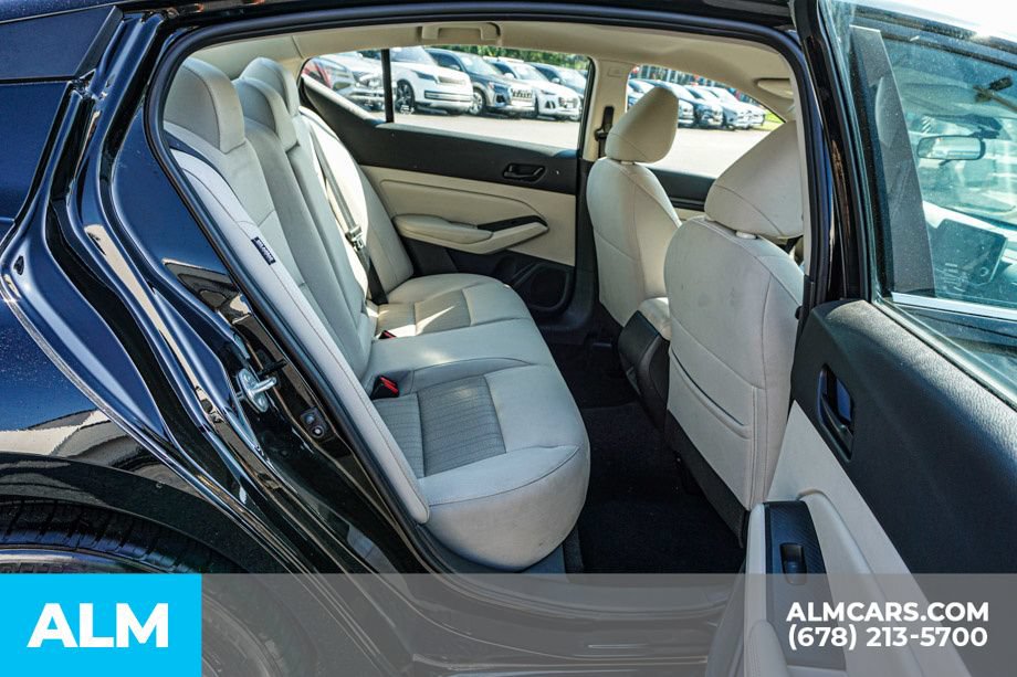 Used 2025 Nissan Altima 2.5 SV FWD image 21