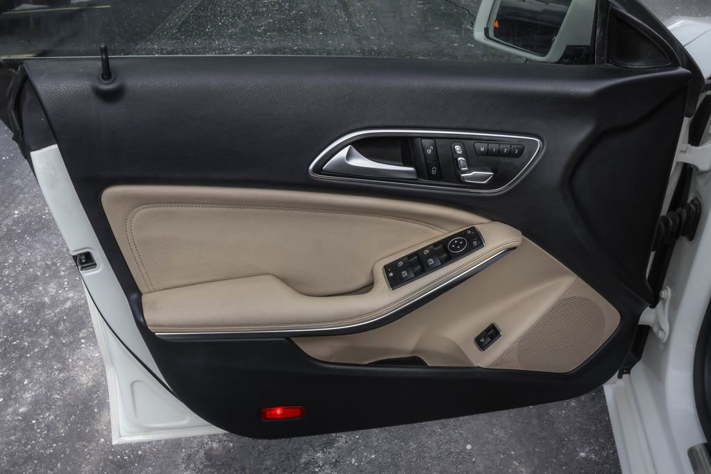 Used 2018 Mercedes-Benz CLA 250 4MATIC image 23