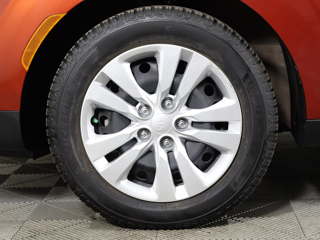 Used 2021 Kia Soul LX FWD image 18
