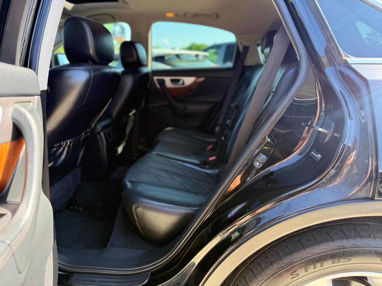 Used 2016 INFINITI QX70 2WD w/ Premium Package image 12