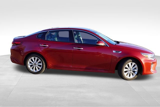Used 2018 Kia Optima S w/ Panoramic Sunroof Package FWD image 2