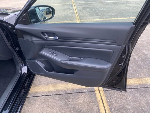 Used 2025 Nissan Altima 2.5 SV image 39