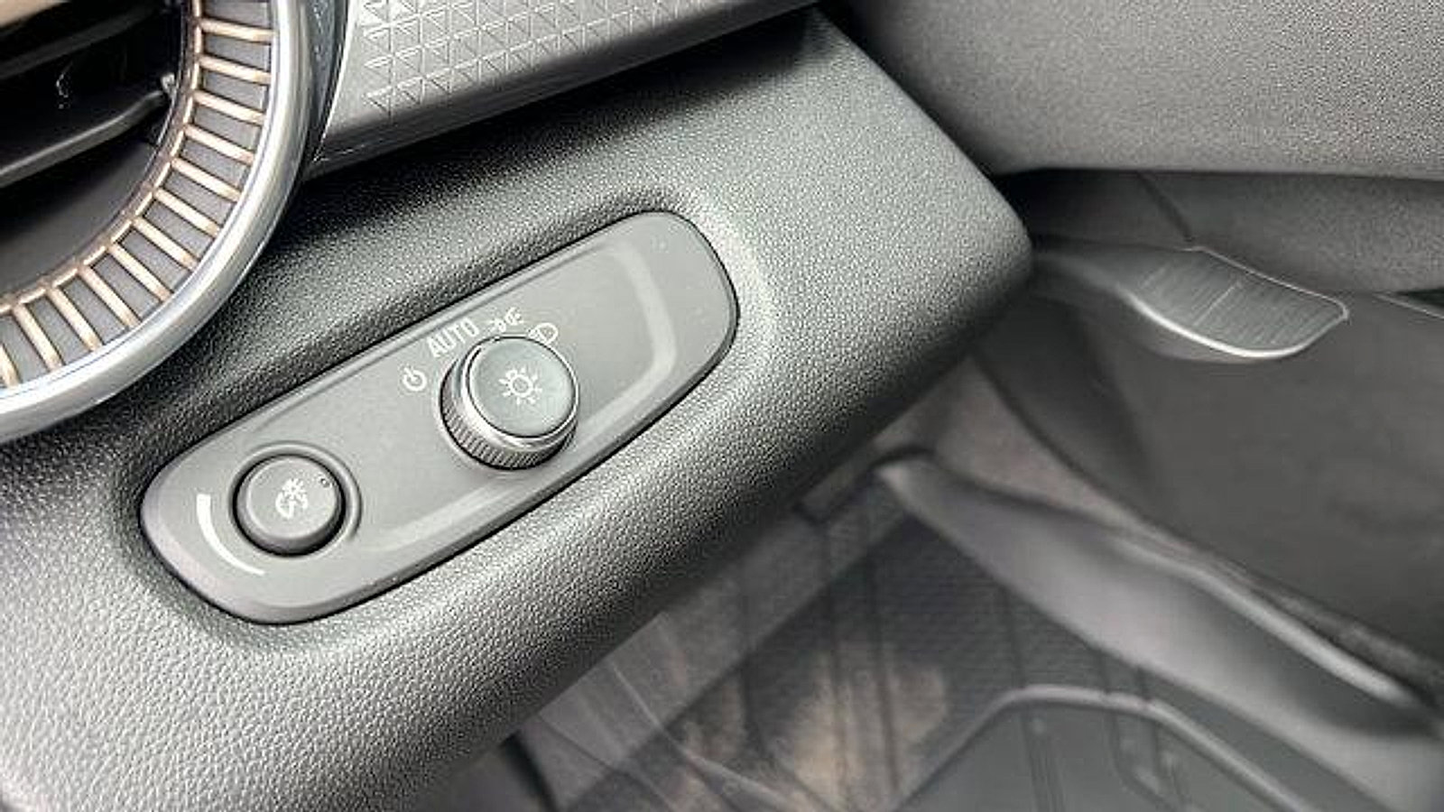 New 2026 Chevrolet Trax ACTIV w/ Driver Confidence Package image 28