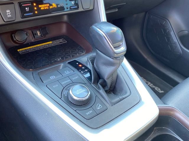 Used 2019 Toyota RAV4 Limited image 12