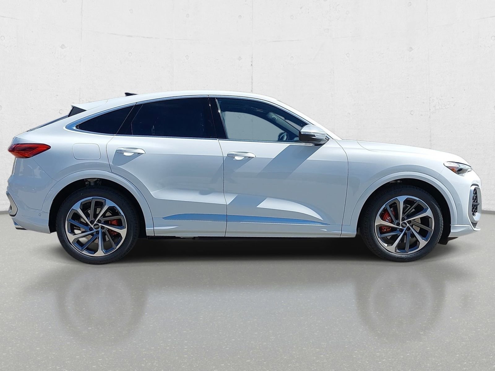New 2026 Audi SQ5 Premium Plus AWD/4WD image 4