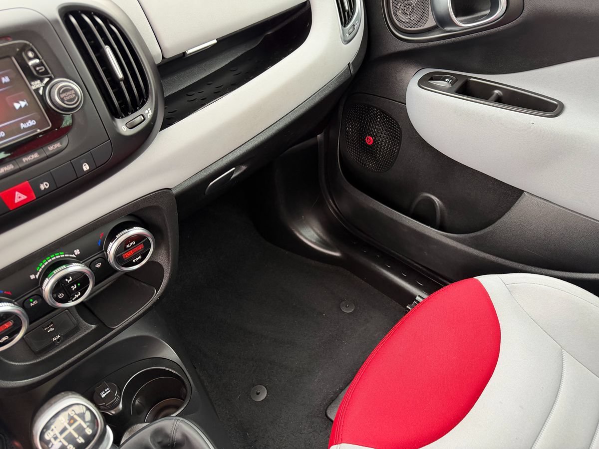 Used 2014 FIAT 500L Easy FWD image 22