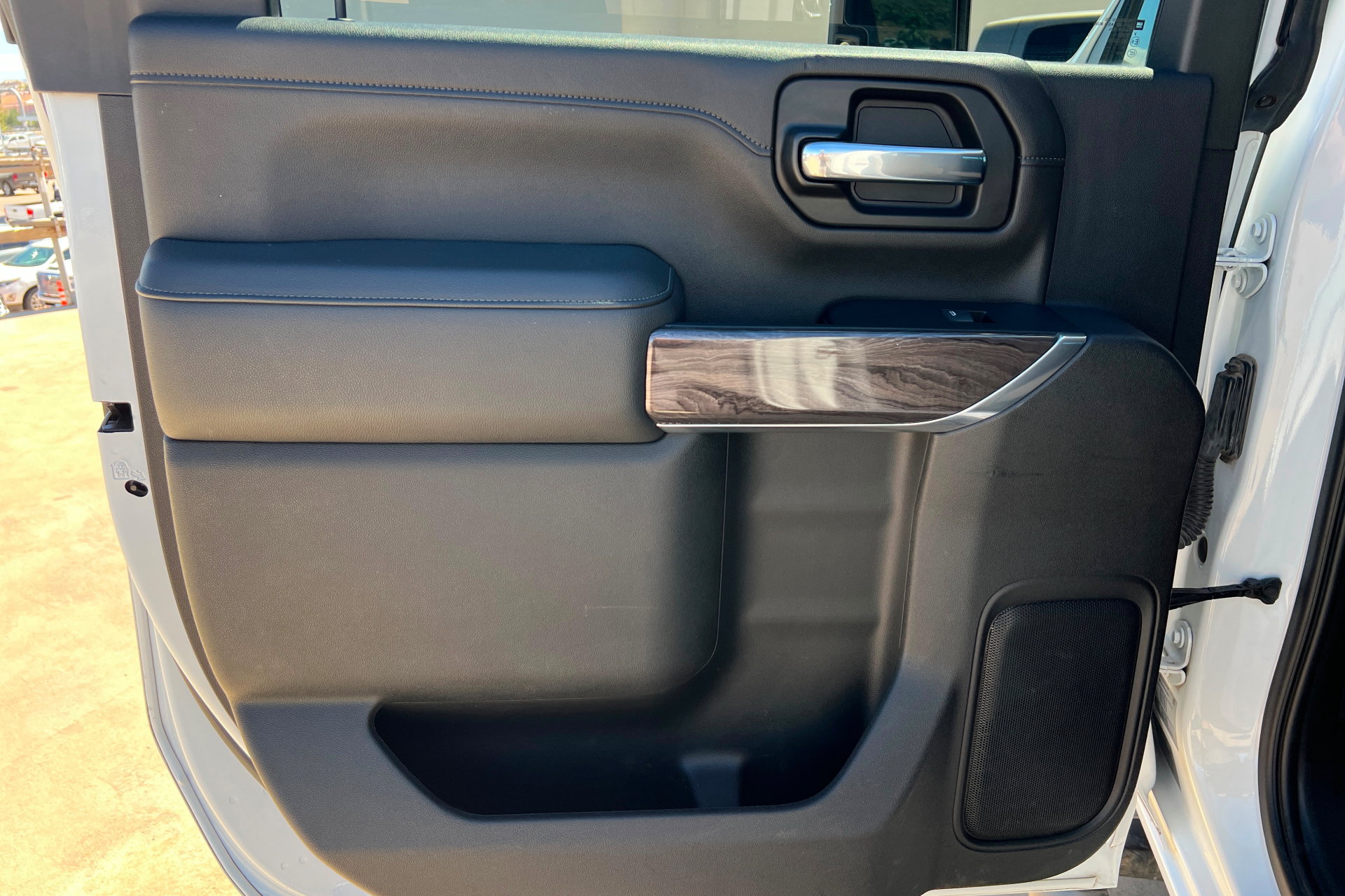Used 2022 Chevrolet Silverado 2500 LTZ w/ LTZ Plus Package AWD/4WD image 19