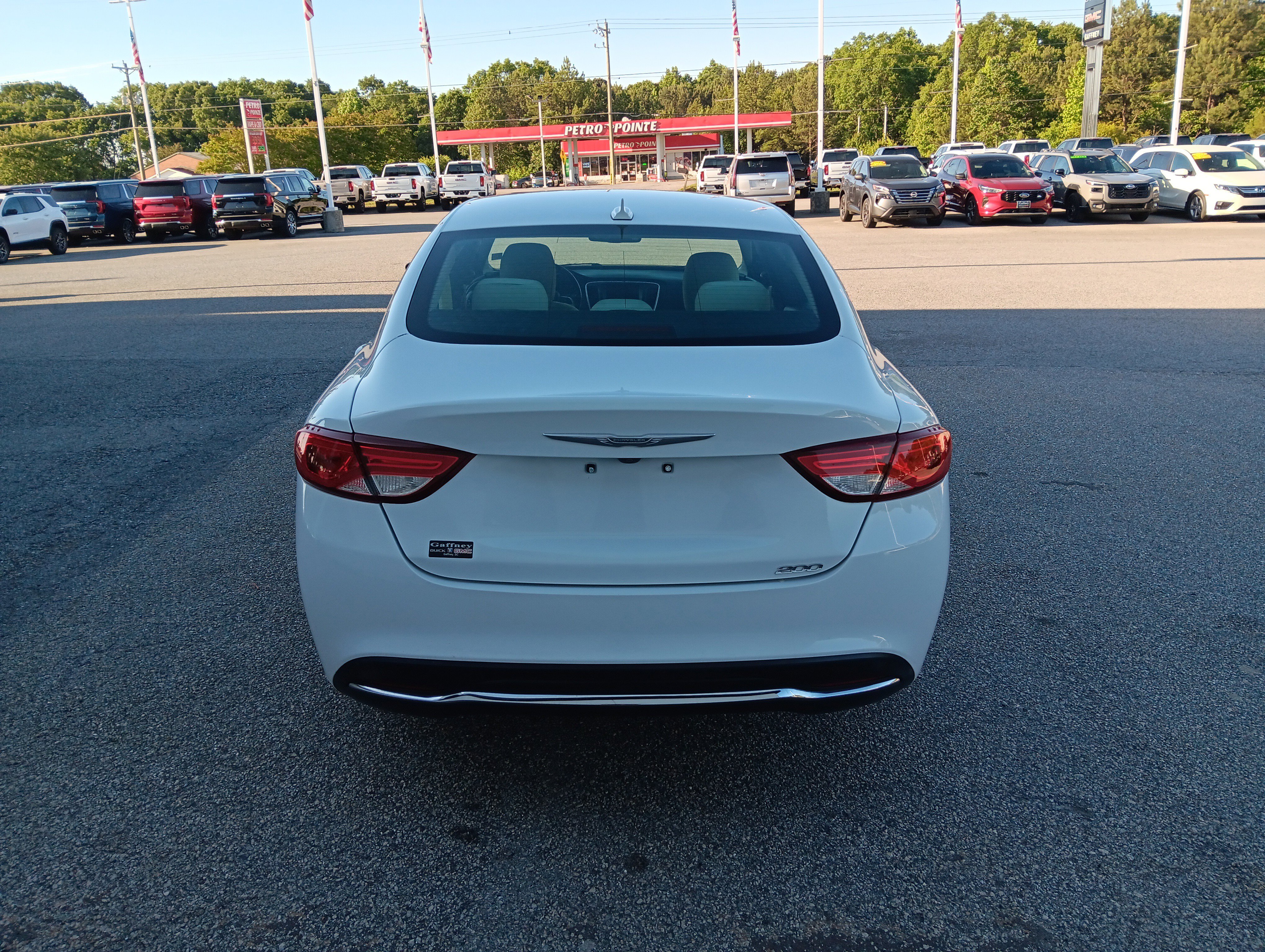 Used 2016 Chrysler 200 Limited w/ Anniversary Edition FWD image 5