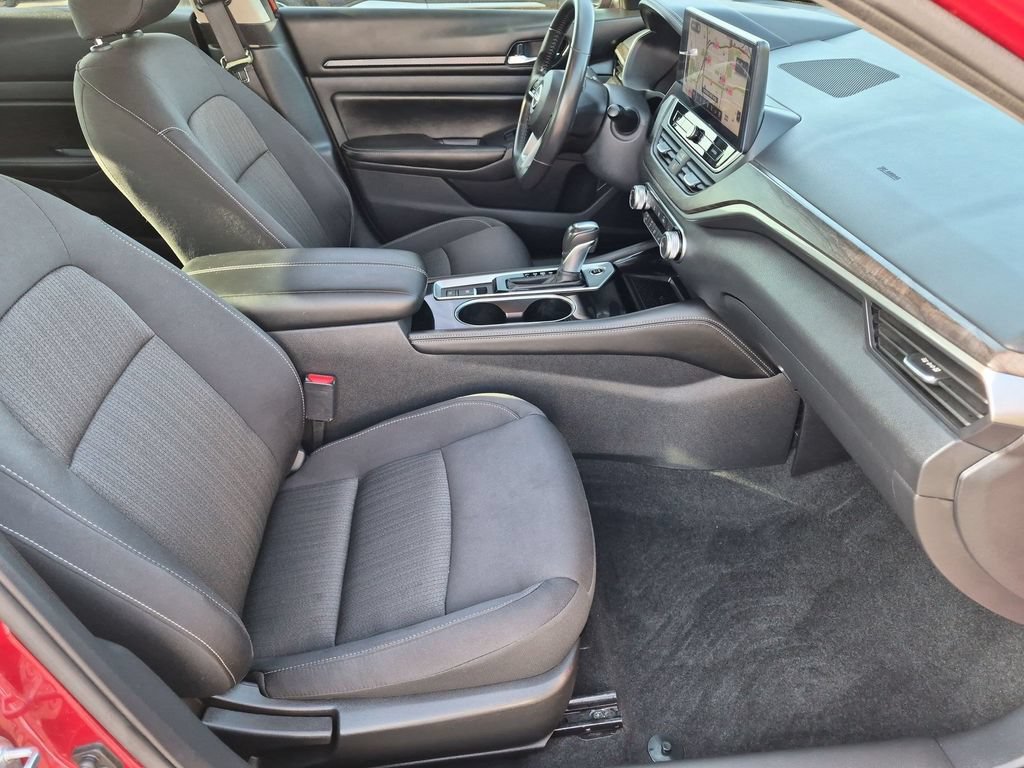 Used 2024 Nissan Altima 2.5 SV w/ SV Premium Package AWD/4WD image 29