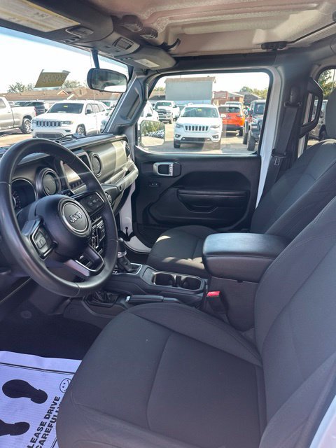 Used 2023 Jeep Gladiator Sport AWD/4WD image 17