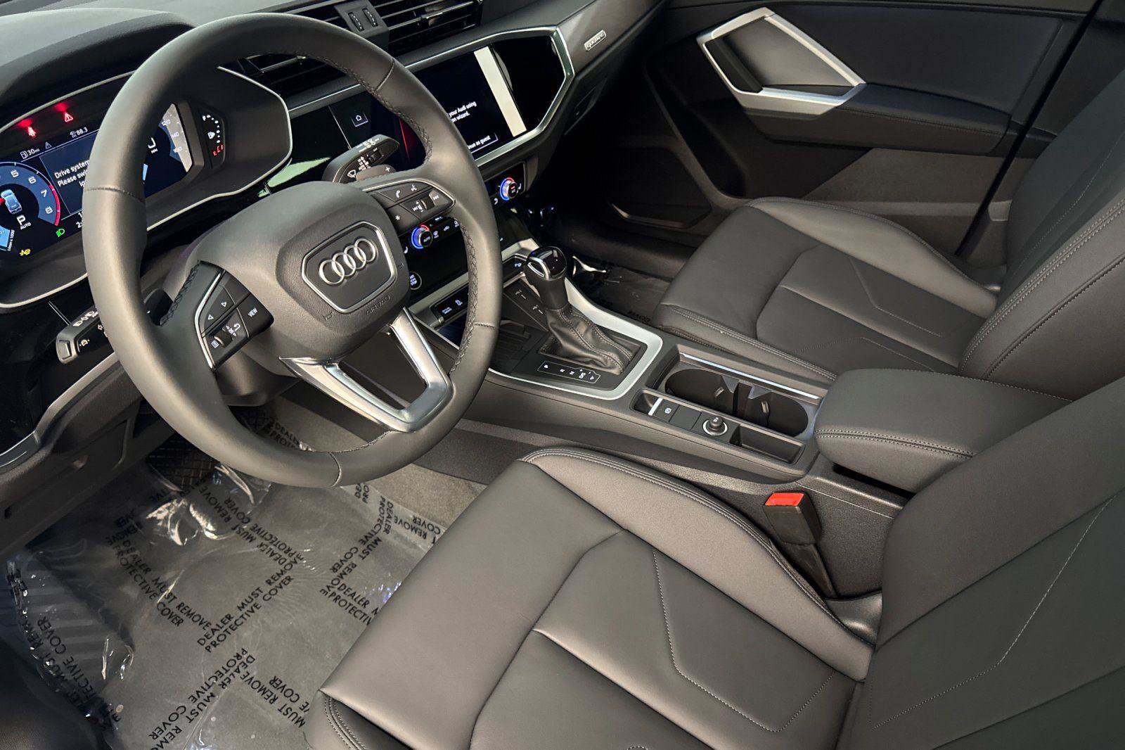 Used 2025 Audi Q3 2.0T Premium w/ Convenience Package image 10