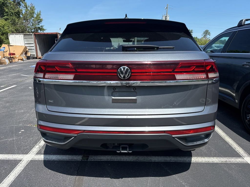 Used 2024 Volkswagen Atlas Cross Sport SE FWD image 4