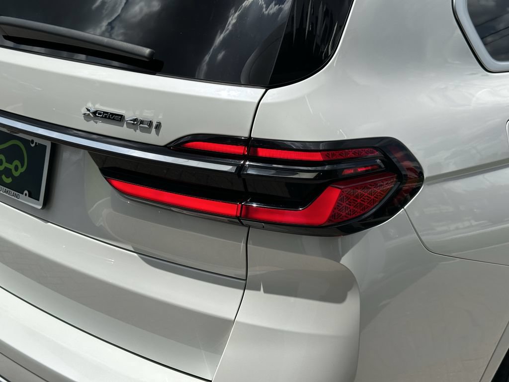 Used 2024 BMW X7 xDrive40i AWD/4WD image 4