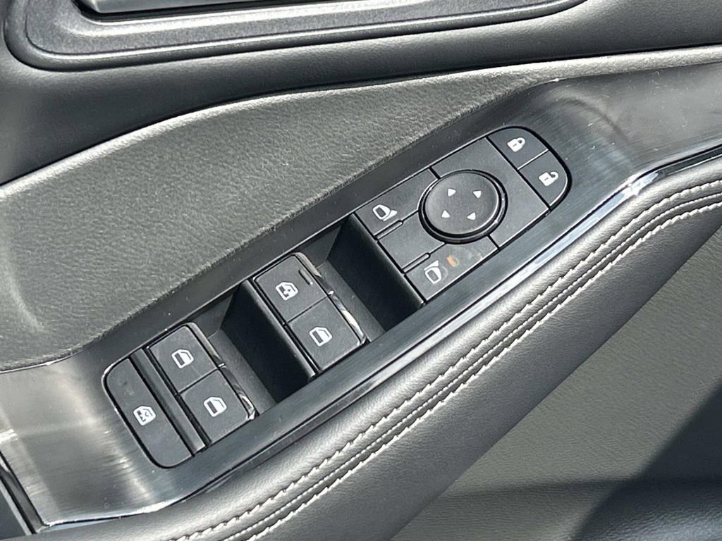 New 2026 Nissan Rogue SV w/ Cold Weather Package FWD image 18