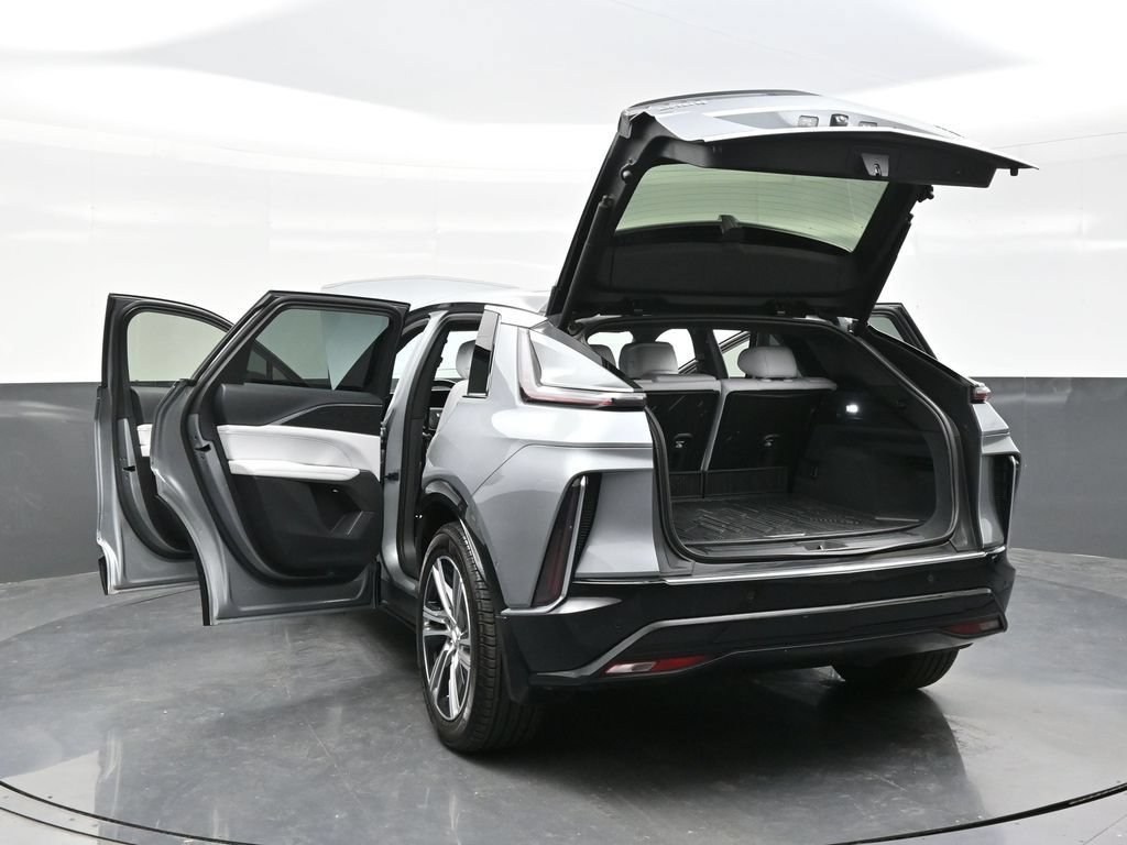 Certified 2024 Cadillac Lyriq Luxury AWD/4WD image 43