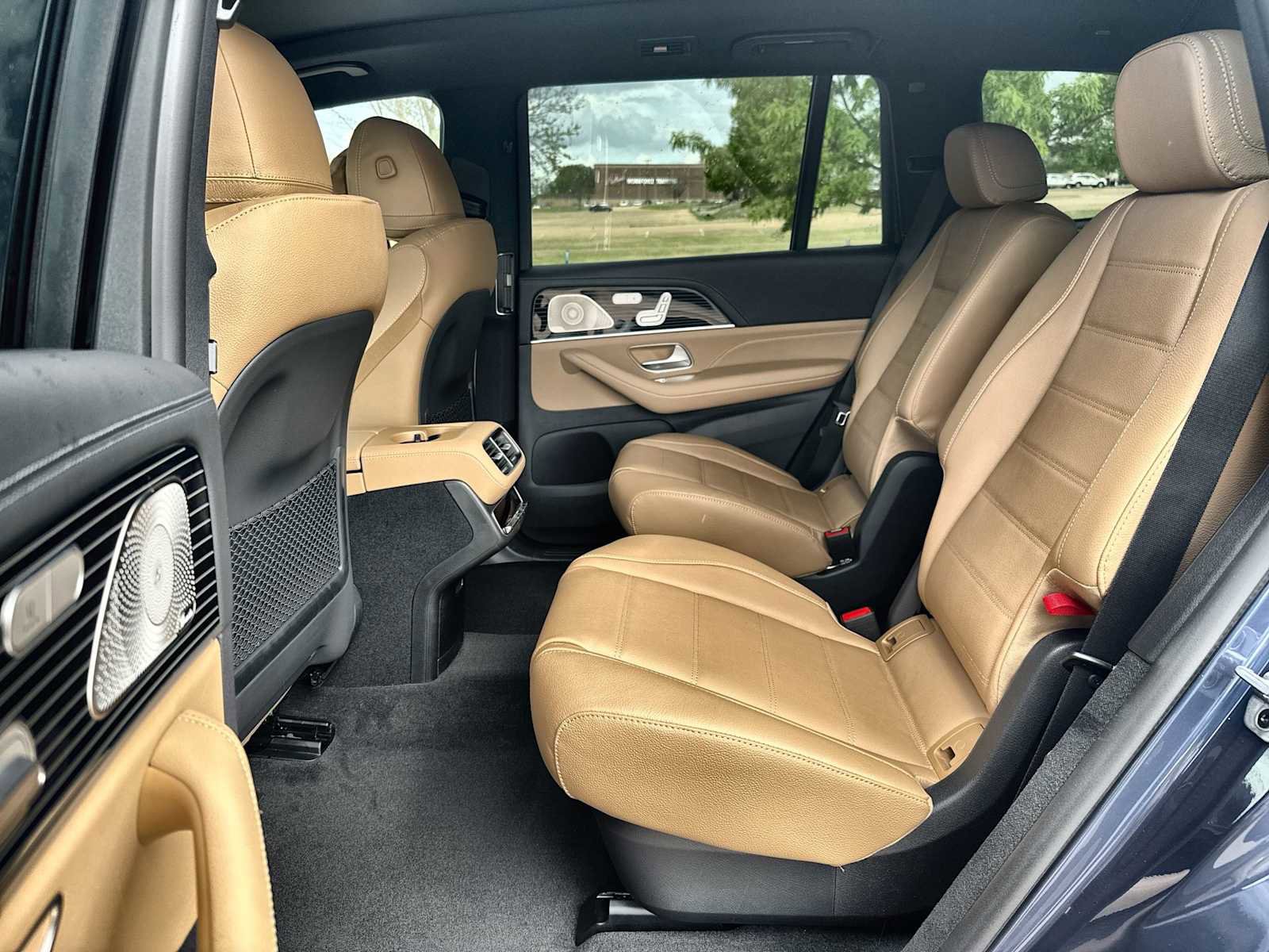 New 2026 Mercedes-Benz GLS 450 4MATIC image 4