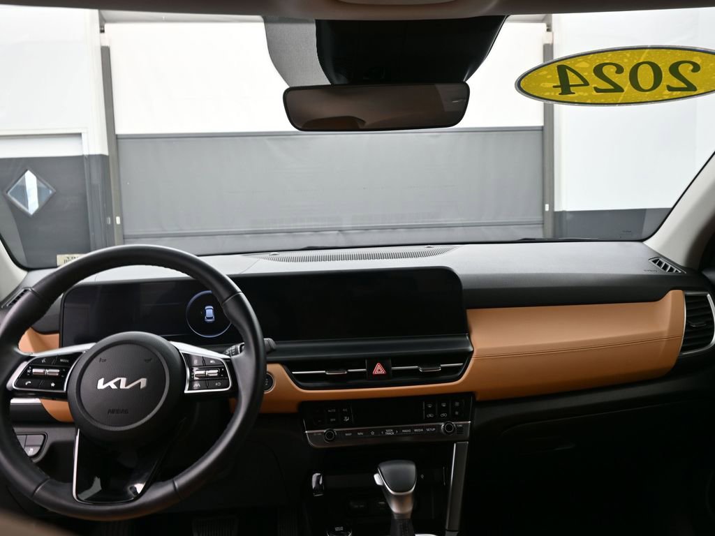 Used 2024 Kia Seltos EX image 29