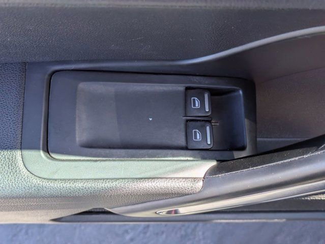 Used 2018 Volkswagen Beetle 2.0T SE image 15