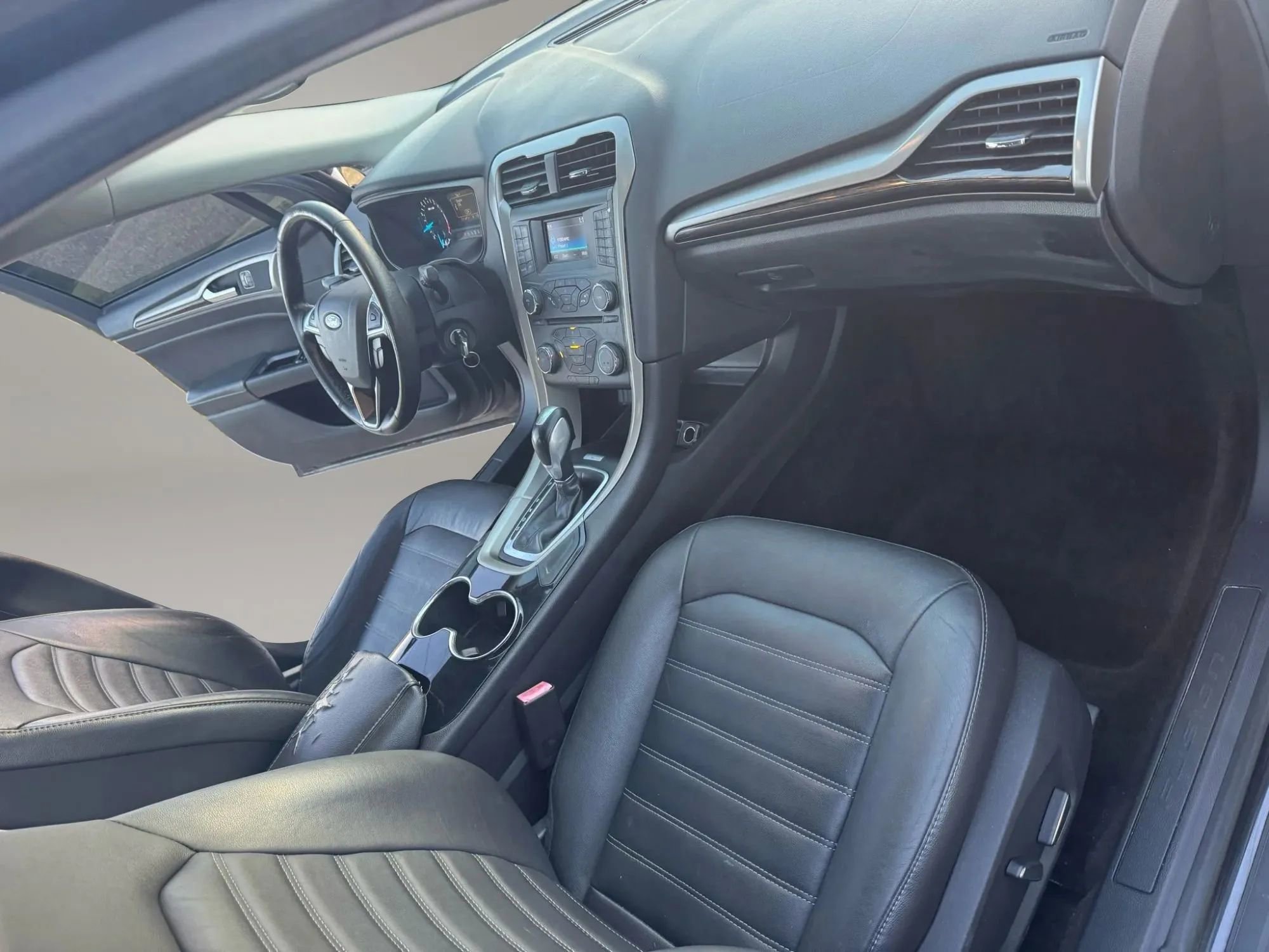 Used 2015 Ford Fusion SE w/ Equipment Group 202A image 10