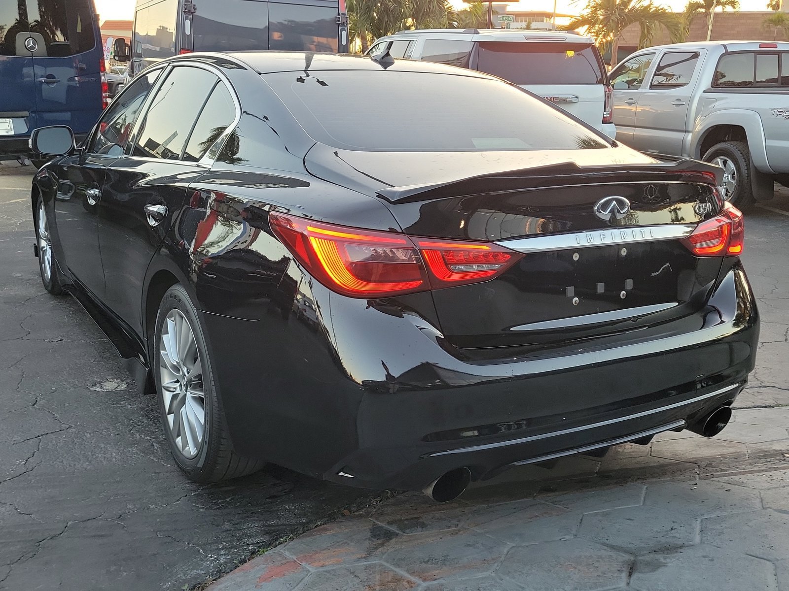 Used 2018 INFINITI Q50 Luxe w/ Essential Package (3.0T Luxe) RWD image 4