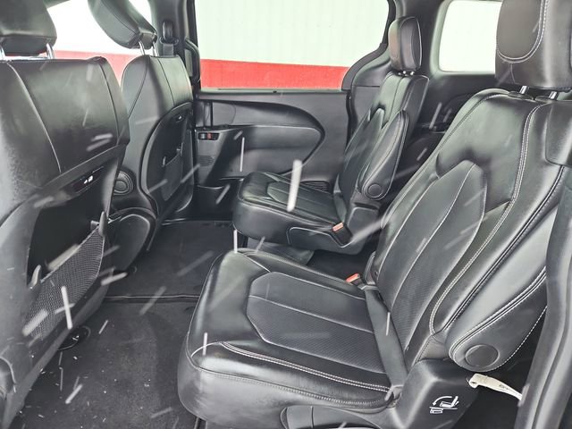 Used 2025 Chrysler Pacifica Select image 36