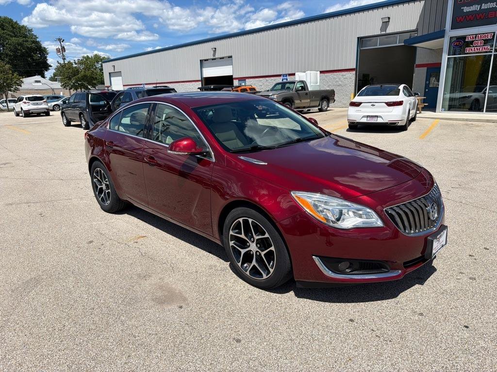 Used 2017 Buick Regal Sport Touring FWD image 2