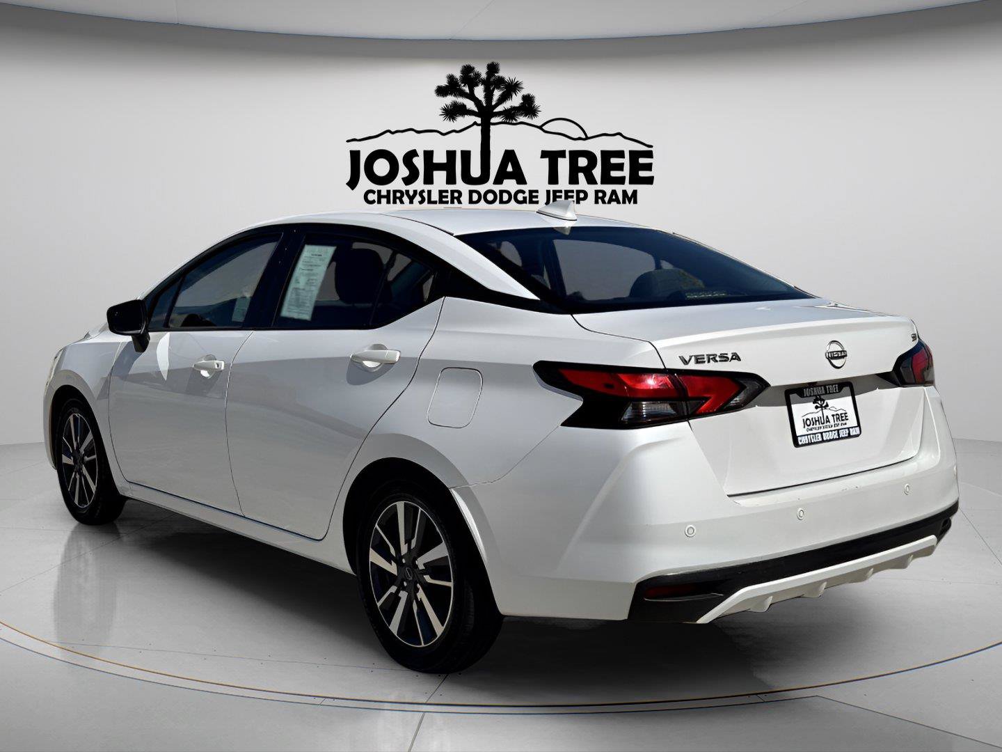 Used 2023 Nissan Versa SV FWD image 4